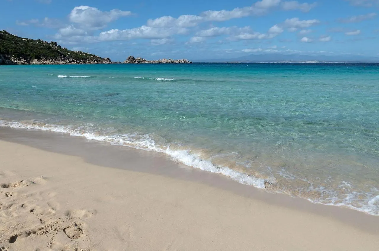 Glorious Residence Le Pavoncelle One Bedroom Sleeps Four Child Num1454 Santa Teresa Gallura
